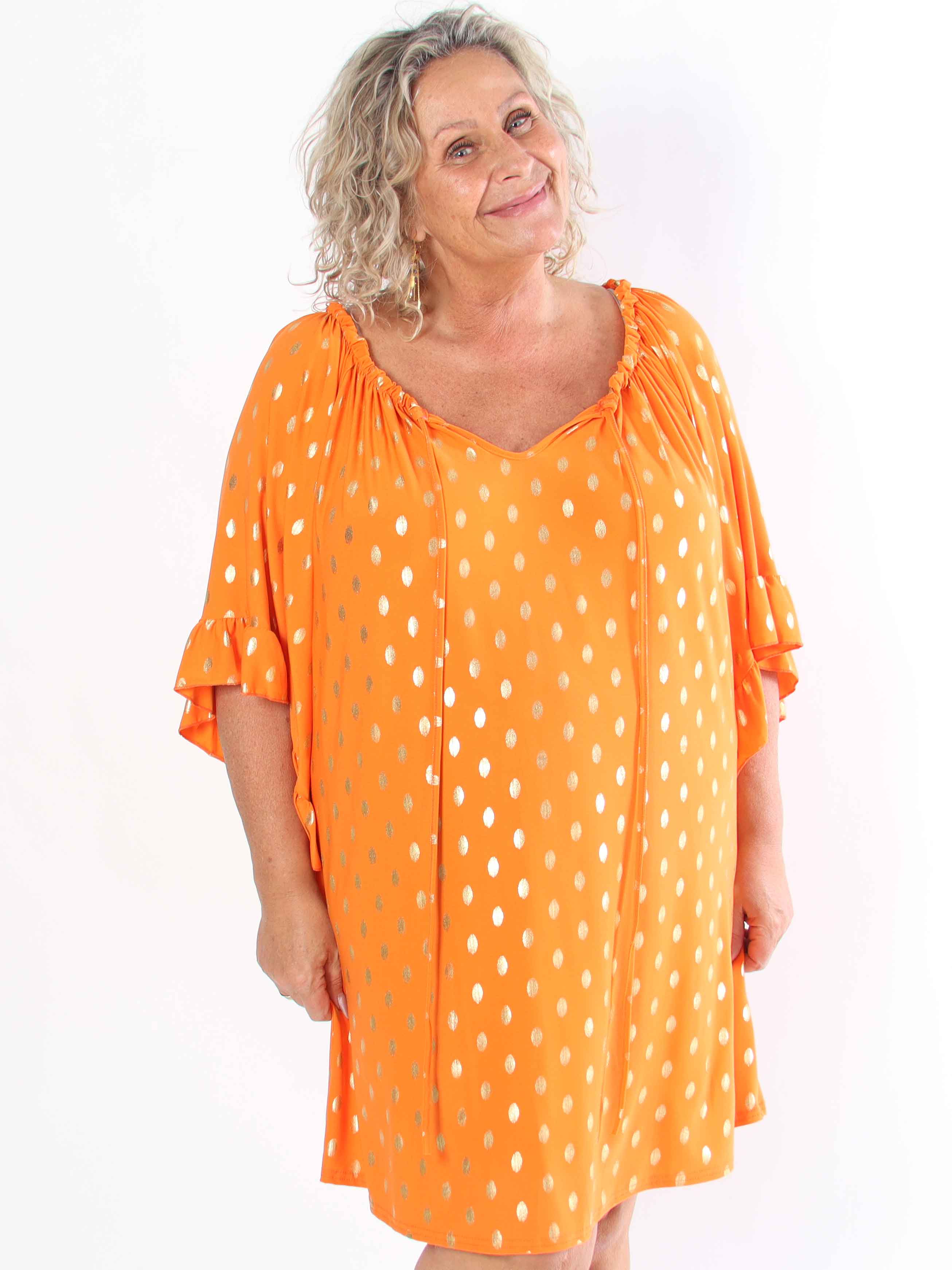 Yasma - Plus size tunikakjole med guld prikker og flæseærmer